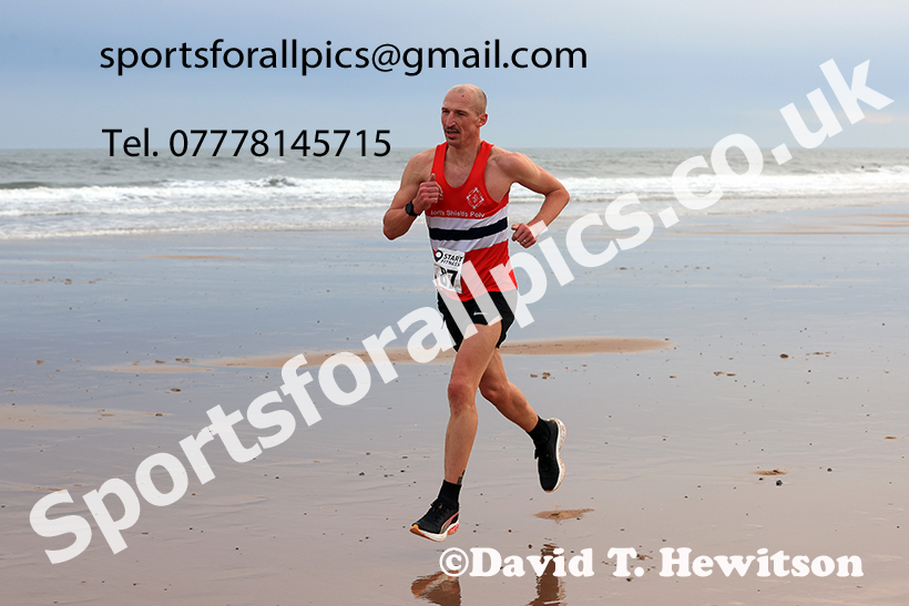 The 2024 Blyth Beach Run, Northumberland.   Photo: David T. Hewitson/Sports for All Pics